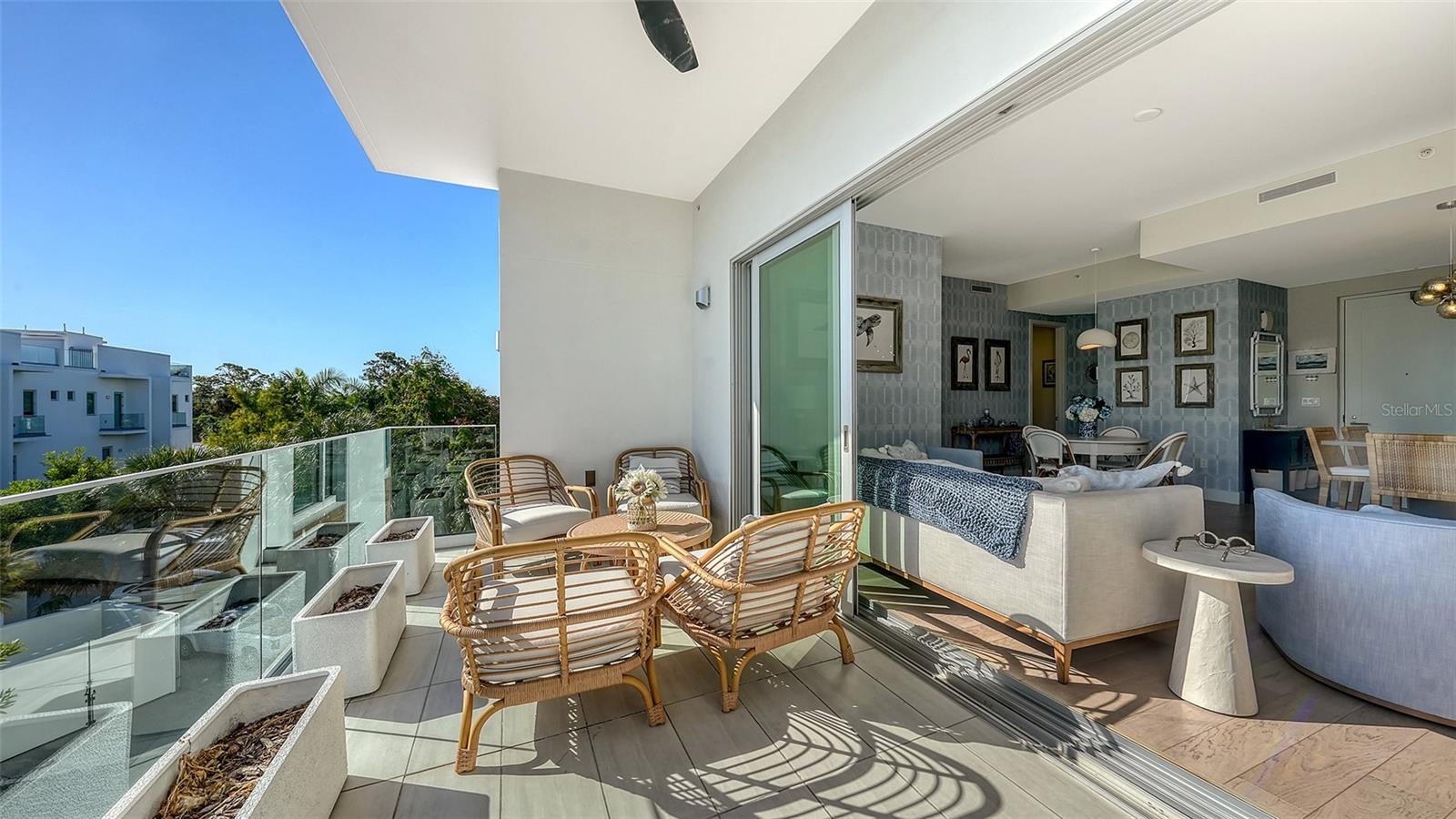 CONDOMINIUMS/ORANGE CLUB - Residential Lease