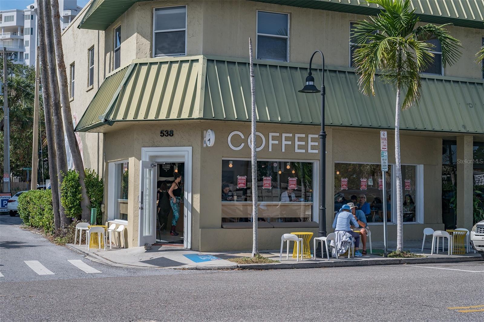 CONDOMINIUMS/ORANGE CLUB - Residential Lease