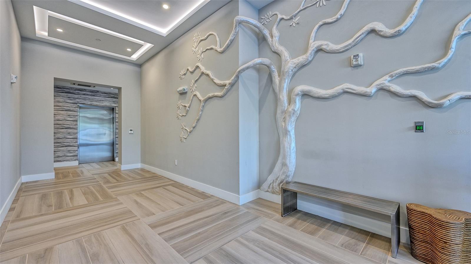 CONDOMINIUMS/ORANGE CLUB - Residential Lease