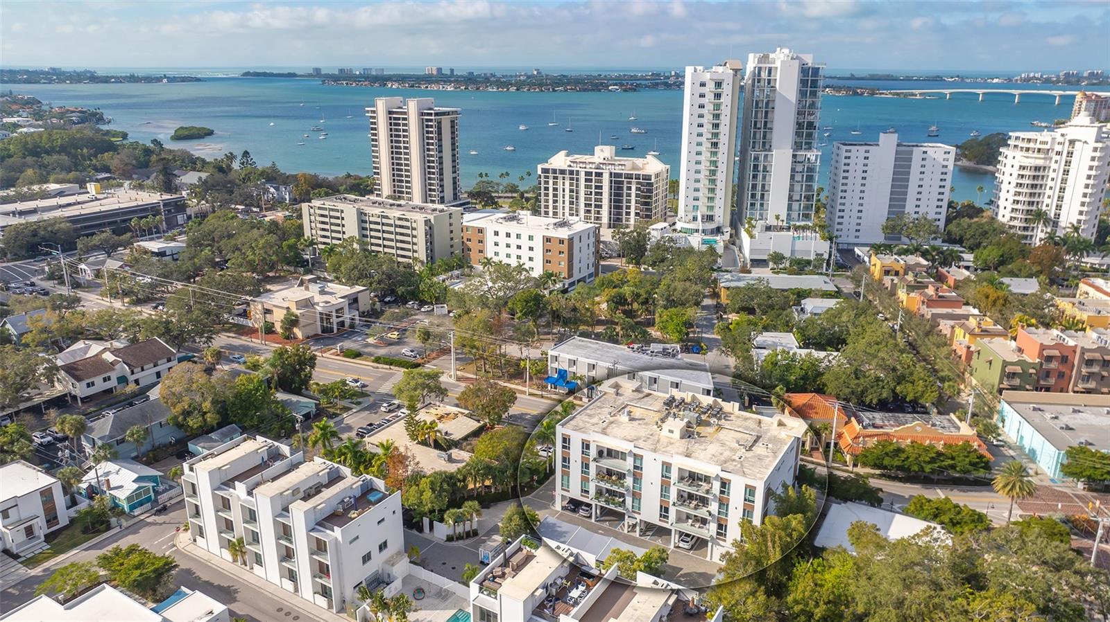 CONDOMINIUMS/ORANGE CLUB - Residential Lease