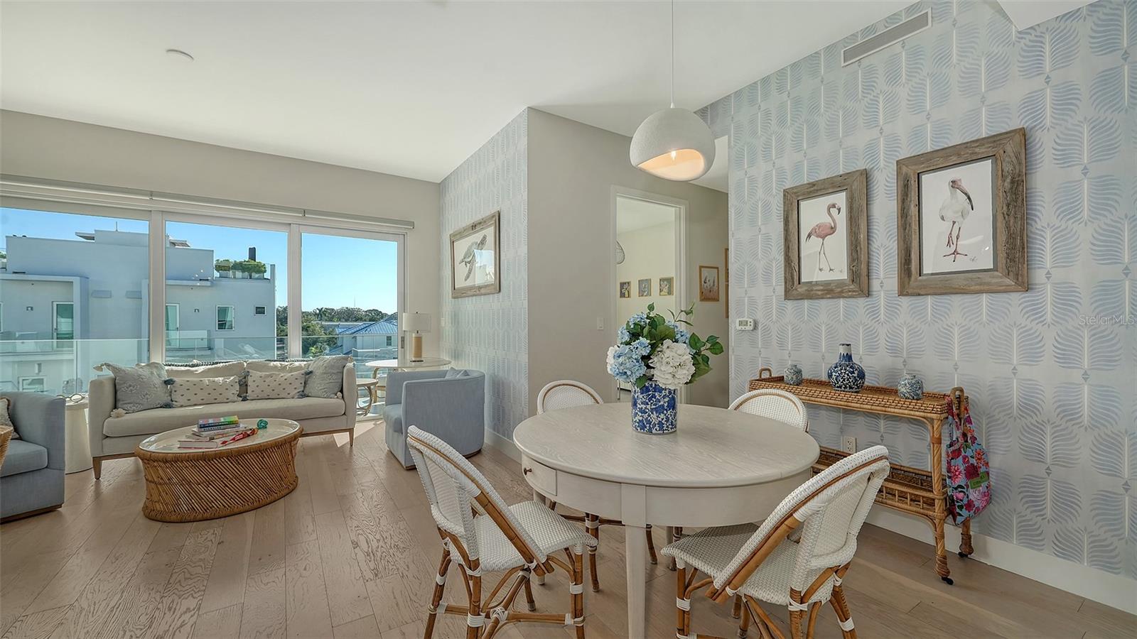 CONDOMINIUMS/ORANGE CLUB - Residential Lease