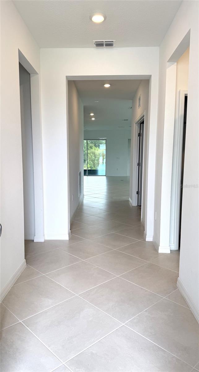 Photo of 957 Silverlake Boulevard, Lake Alfred, FL 33850 (MLS # O6438712)