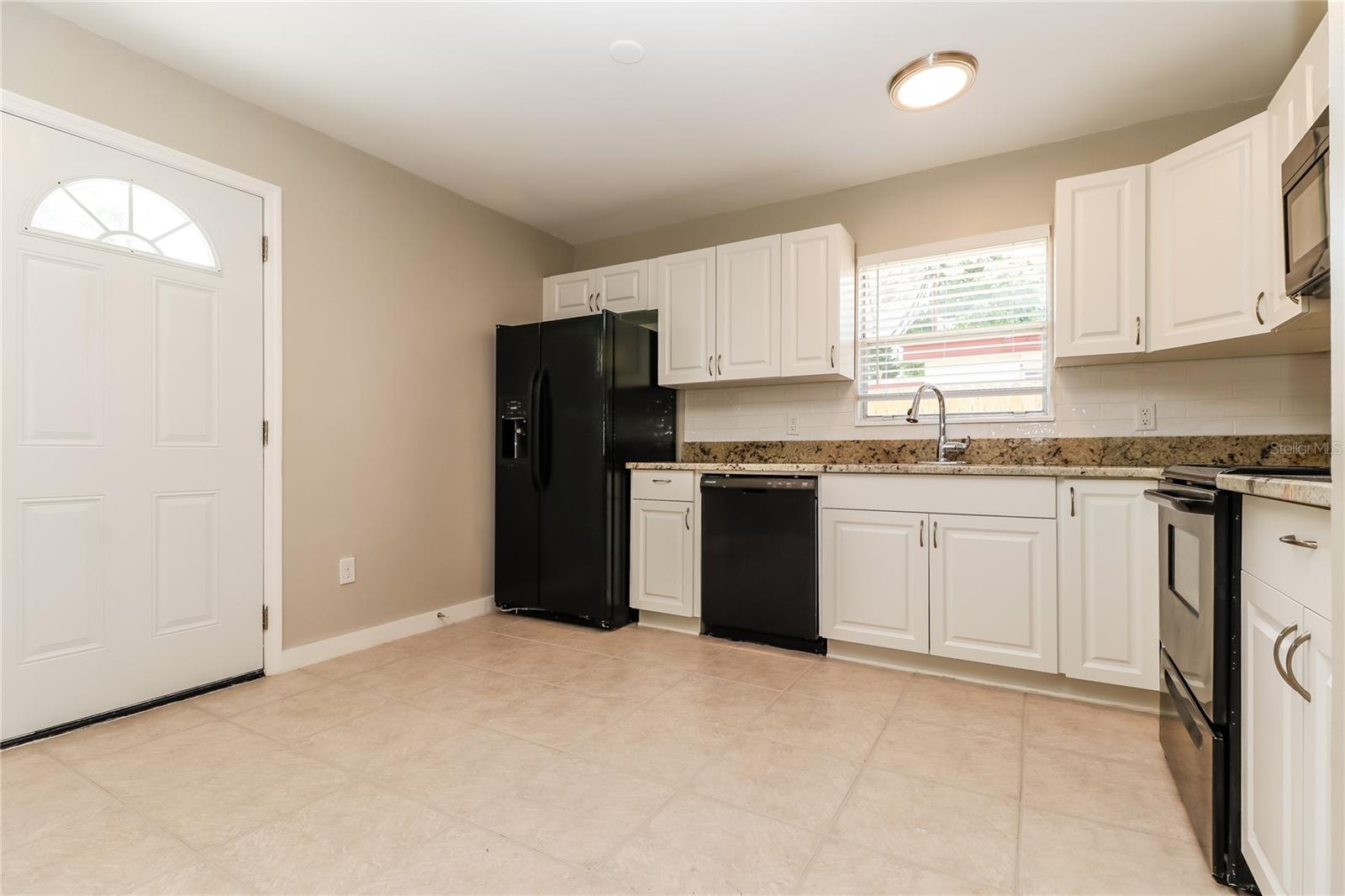 SEMINOLE LAKE VILLAGE 2ND ADD - Residential Lease