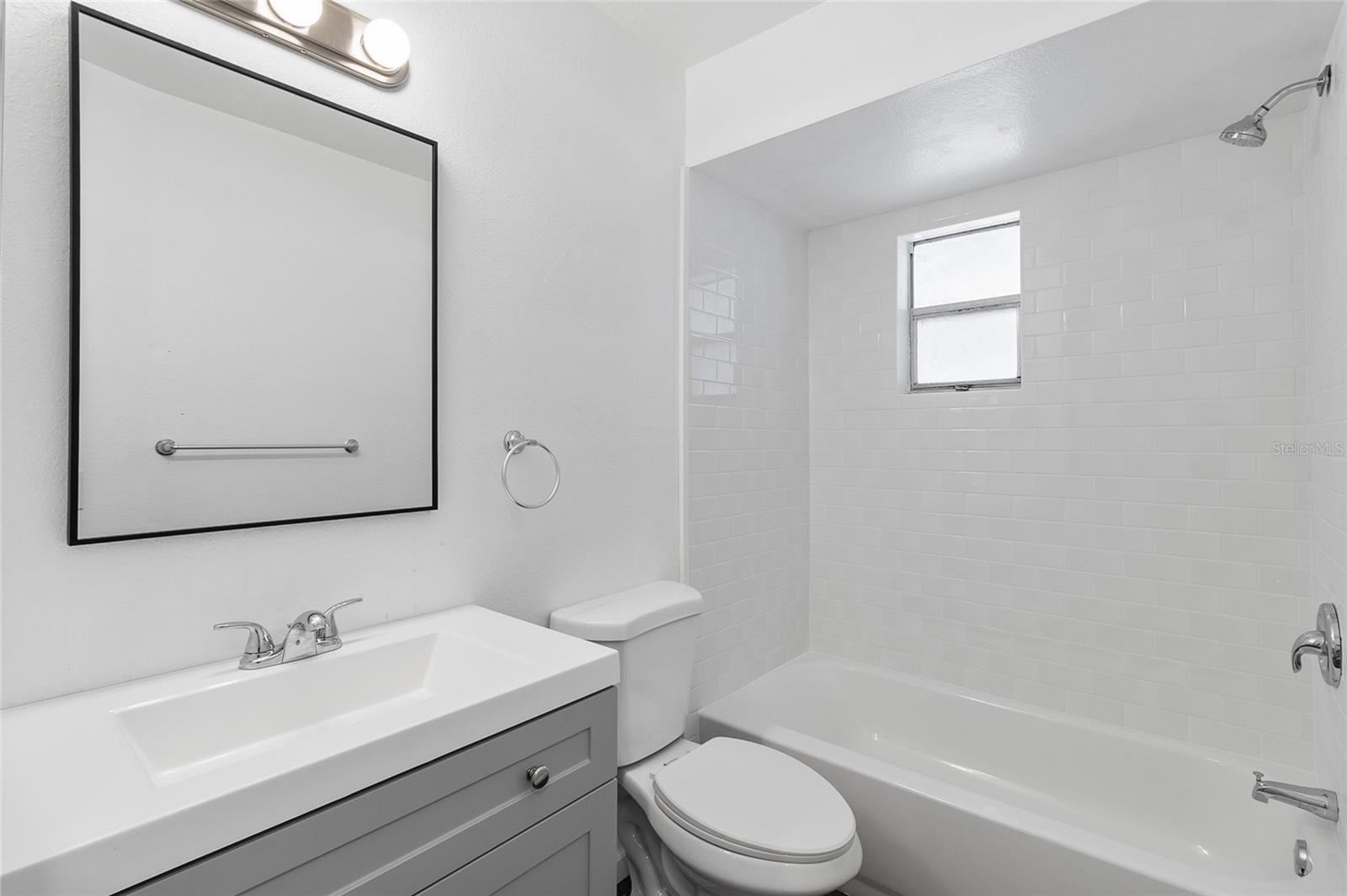 HIGHLAND GROVES - Residential Income