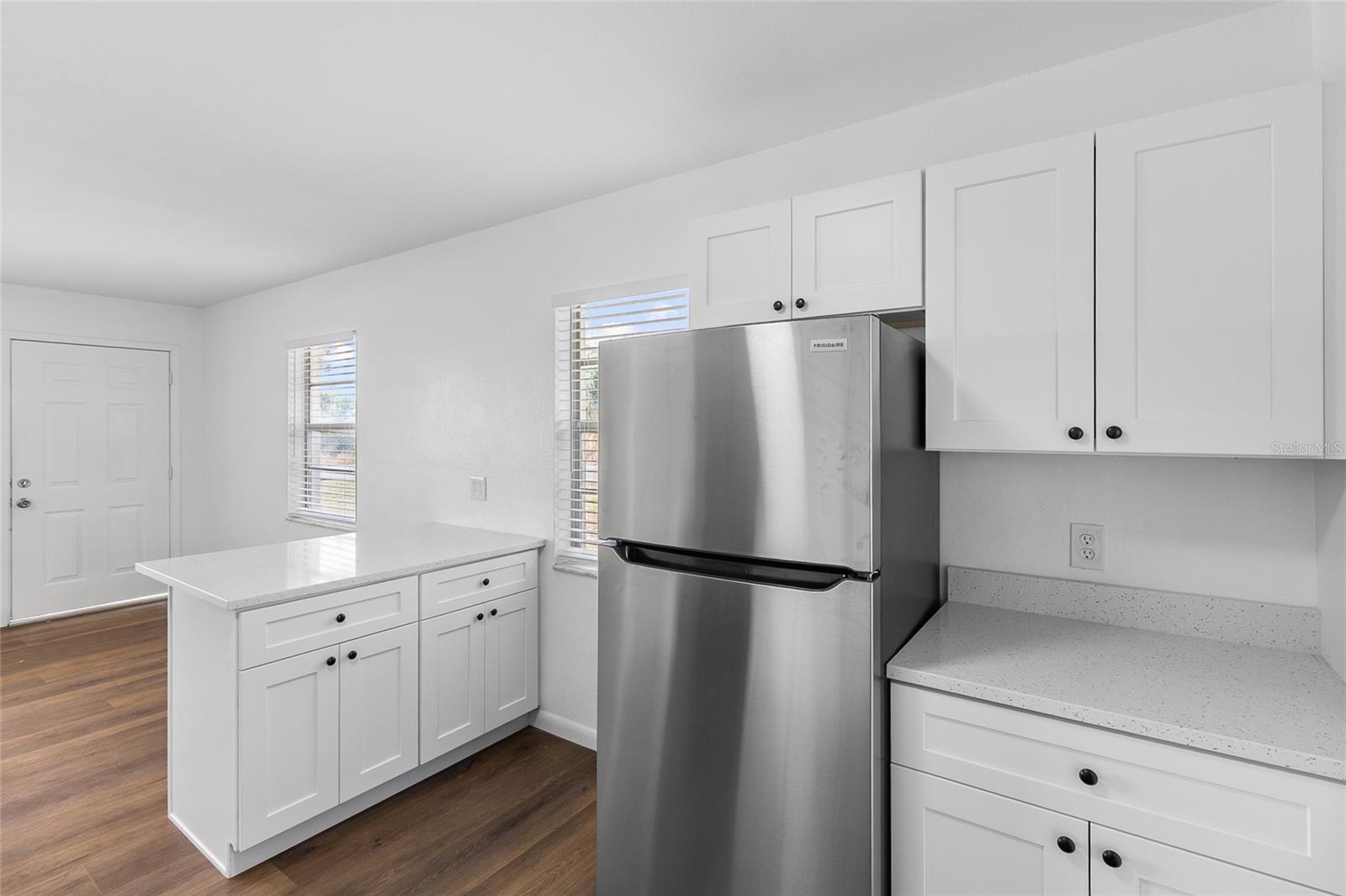 HIGHLAND GROVES - Residential Income