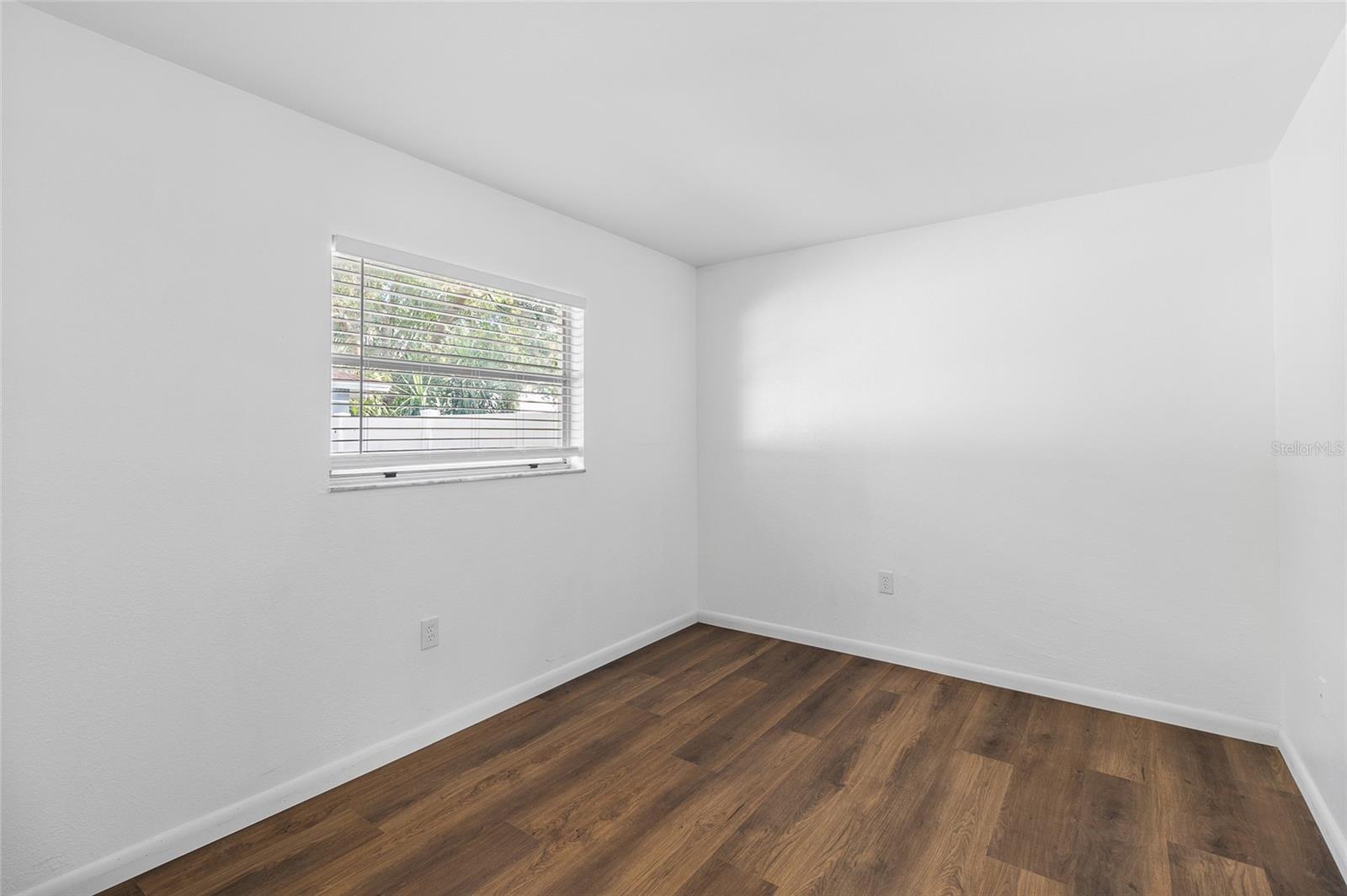 HIGHLAND GROVES - Residential Income