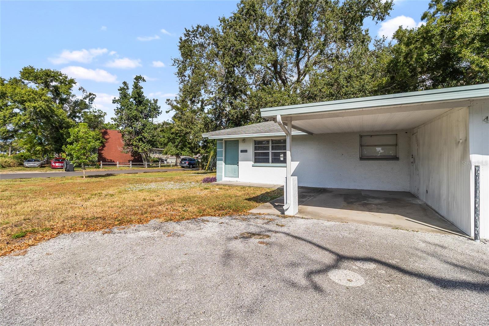 HIGHLAND GROVES - Residential Income