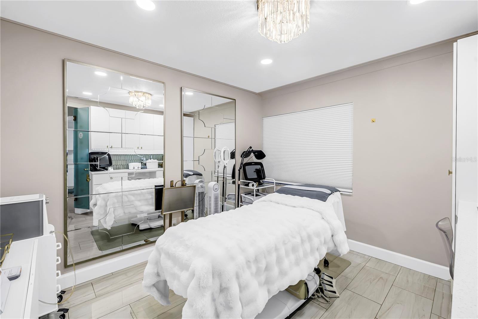 LAKE SHEFFIELD 2ND SEC - Commercial Sale