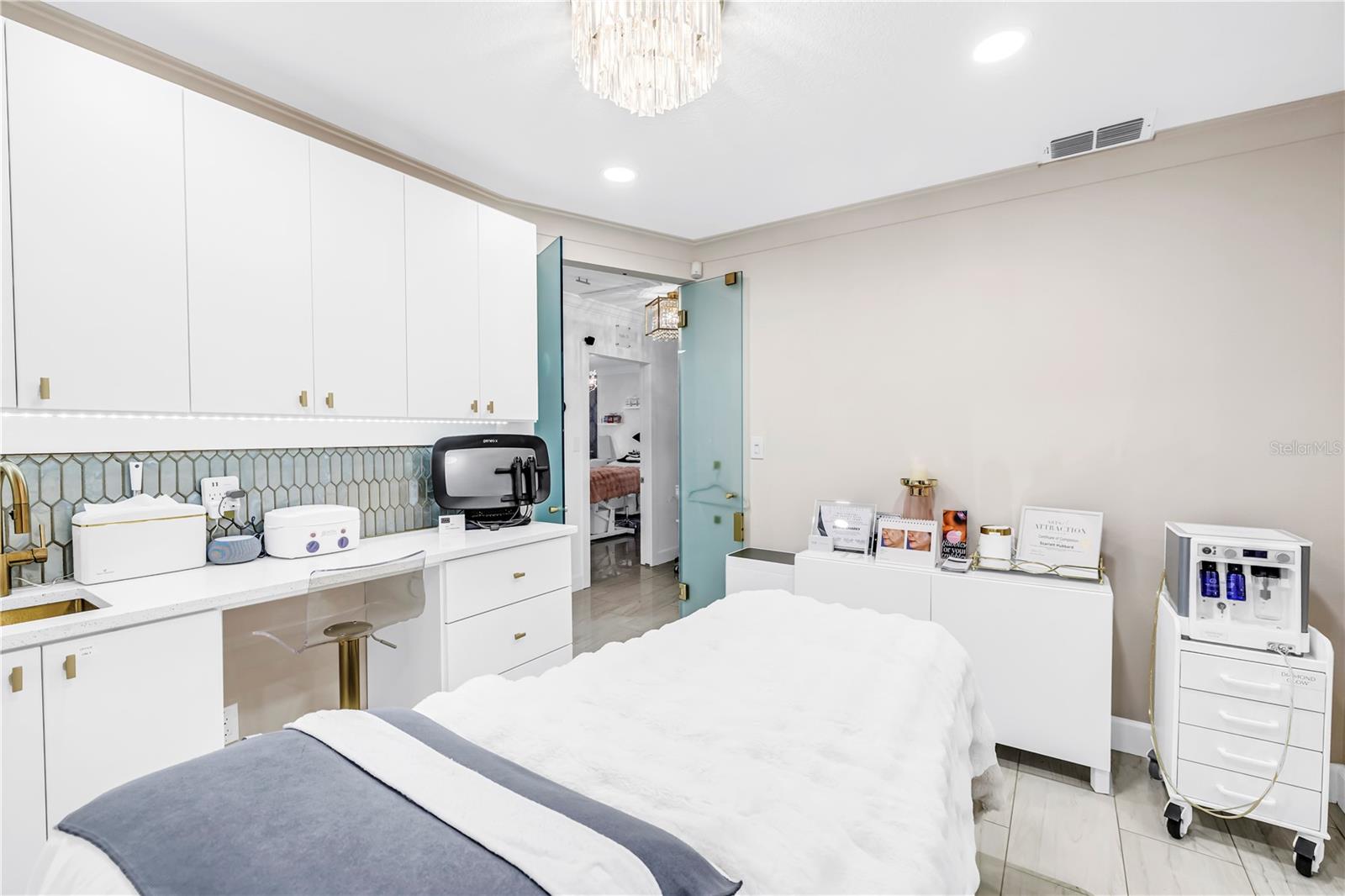 LAKE SHEFFIELD 2ND SEC - Commercial Sale