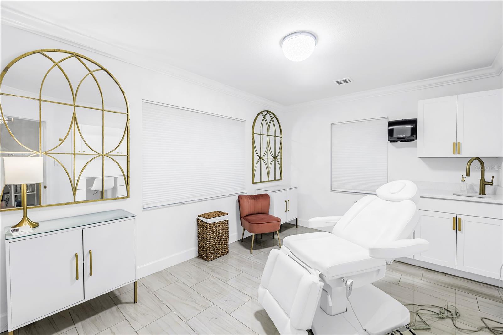 LAKE SHEFFIELD 2ND SEC - Commercial Sale