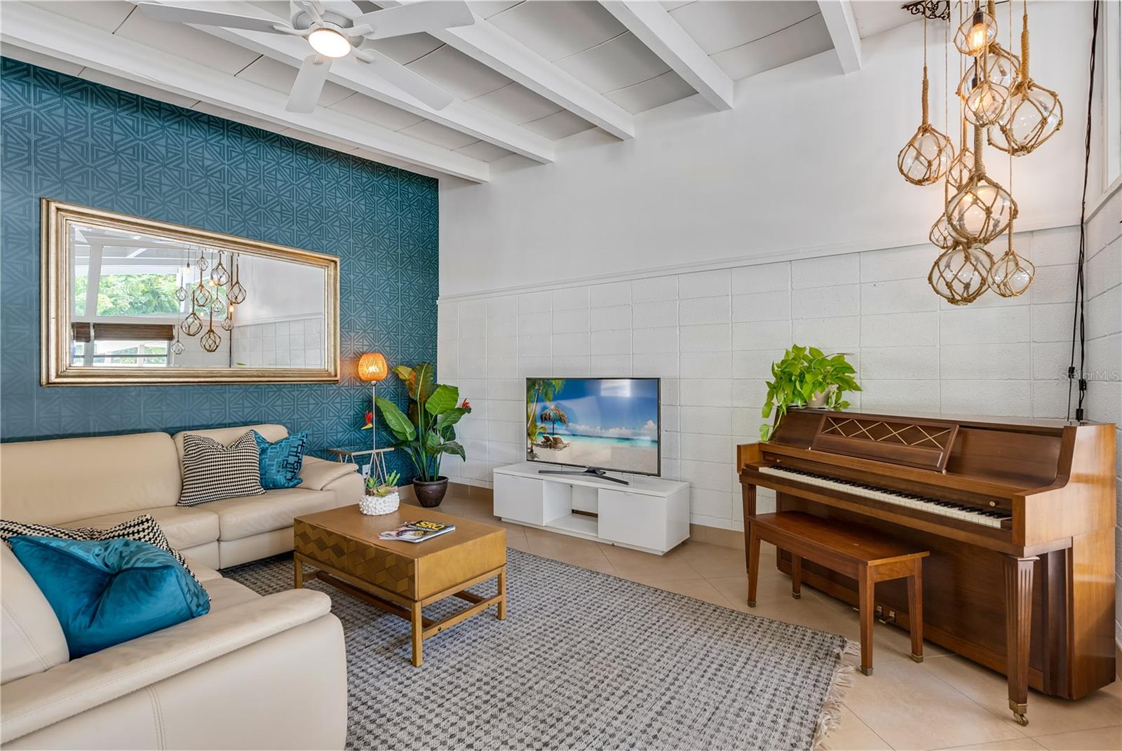 SOUTH GATE - Residential Lease