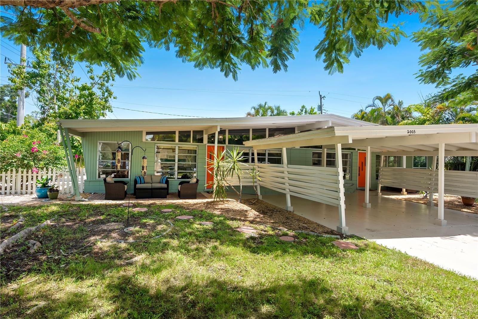 SOUTH GATE - Residential Lease