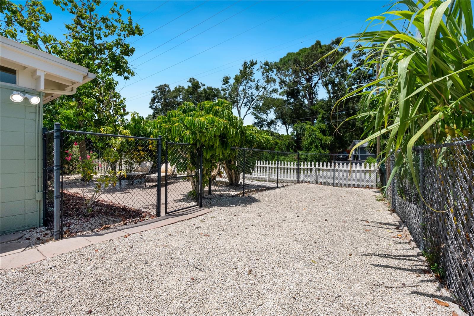 SOUTH GATE - Residential Lease