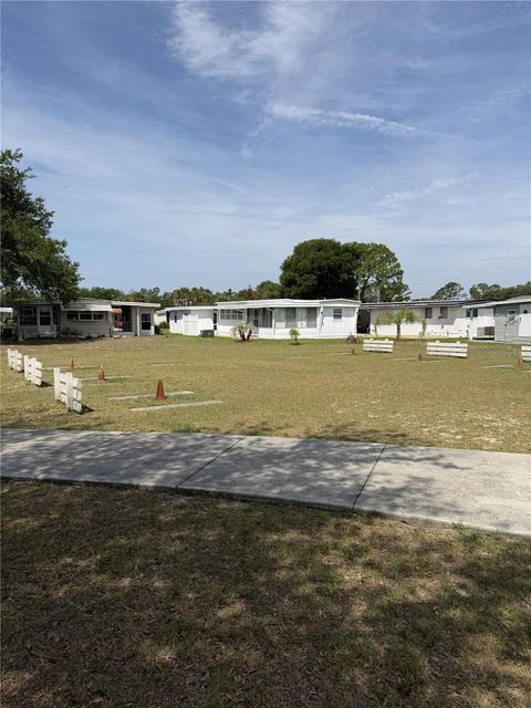 Tiny photo for 171 Paradise N, Leesburg, FL 34788 (MLS # O6406845)