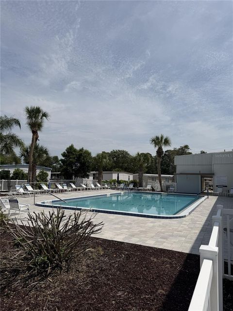 Tiny photo for 171 Paradise N, Leesburg, FL 34788 (MLS # O6406845)