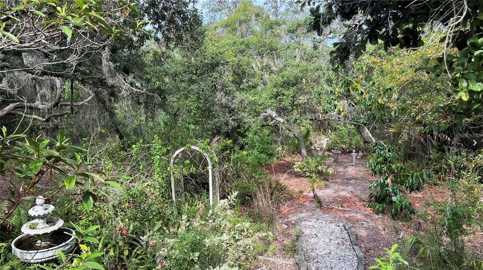 WHISPERING WOODS - Residential Lease