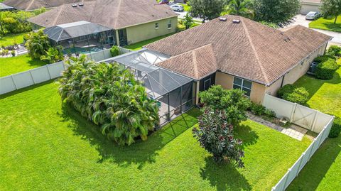 A home in PARRISH