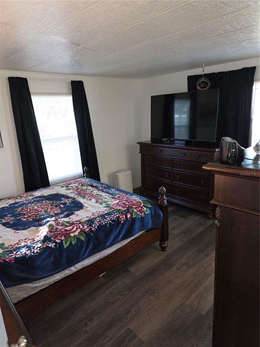 BAREFOOT PARK - Residential