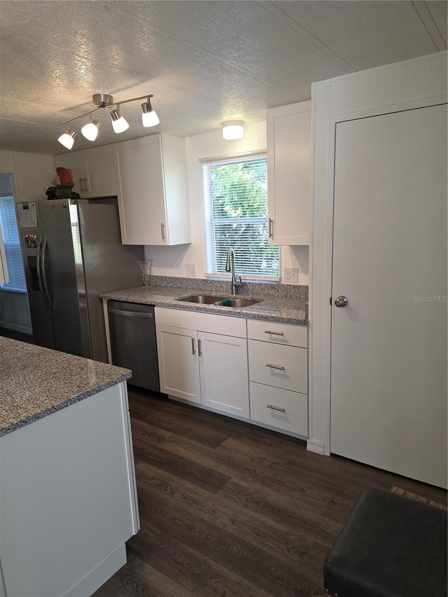 BAREFOOT PARK - Residential