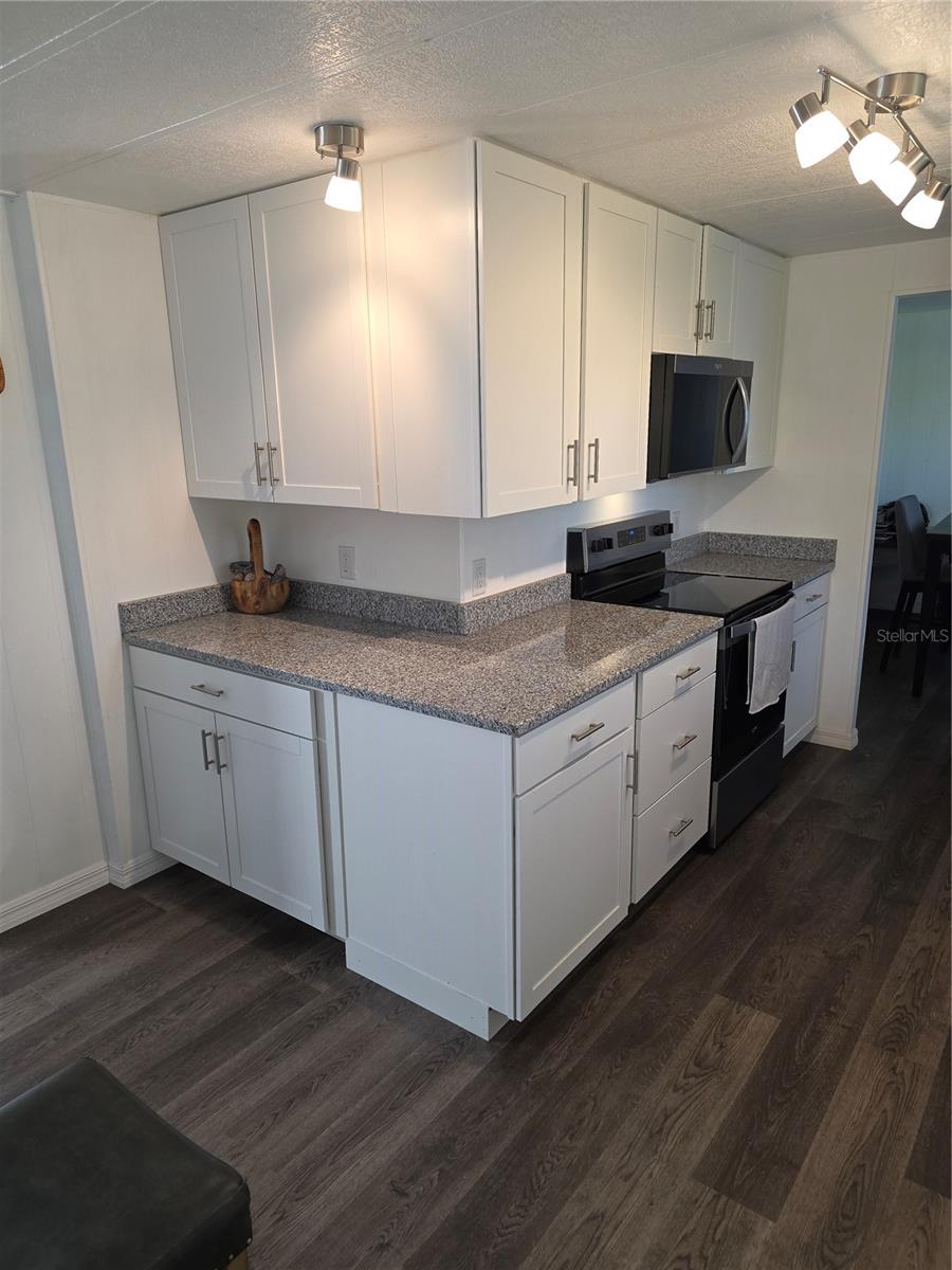 BAREFOOT PARK - Residential