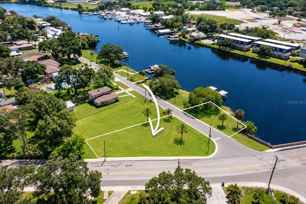 Photo of 2519 Riverside Drive, Tampa, FL 33602 (MLS # TB8556785)