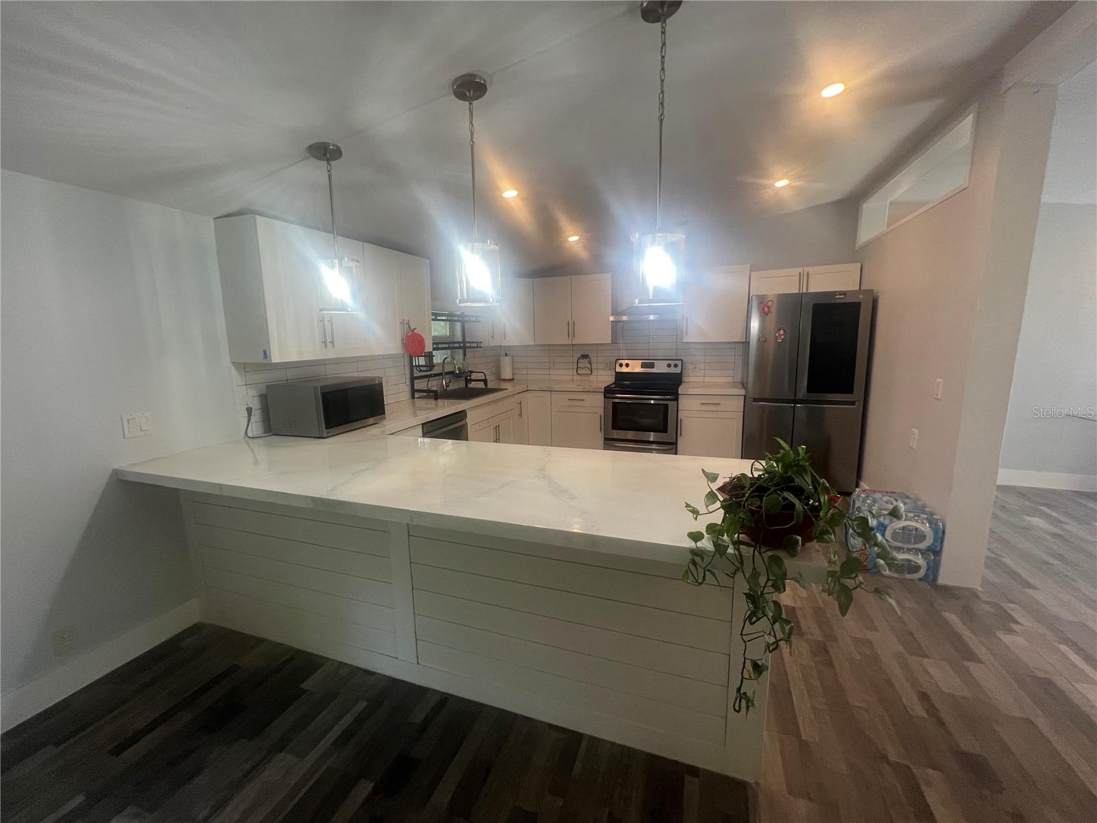 COUNTRY MEADOW - Residential