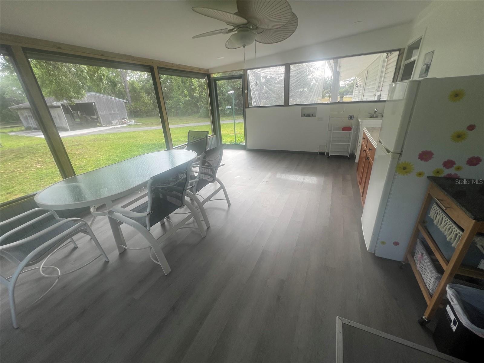 COUNTRY MEADOW - Residential