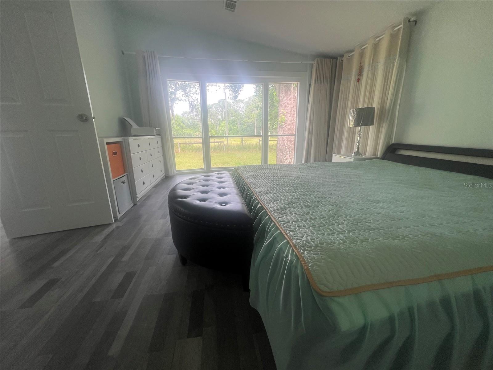 COUNTRY MEADOW - Residential