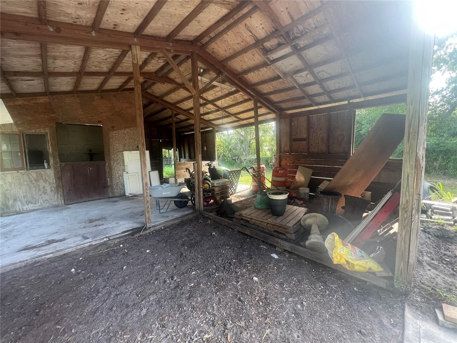 COUNTRY MEADOW - Residential