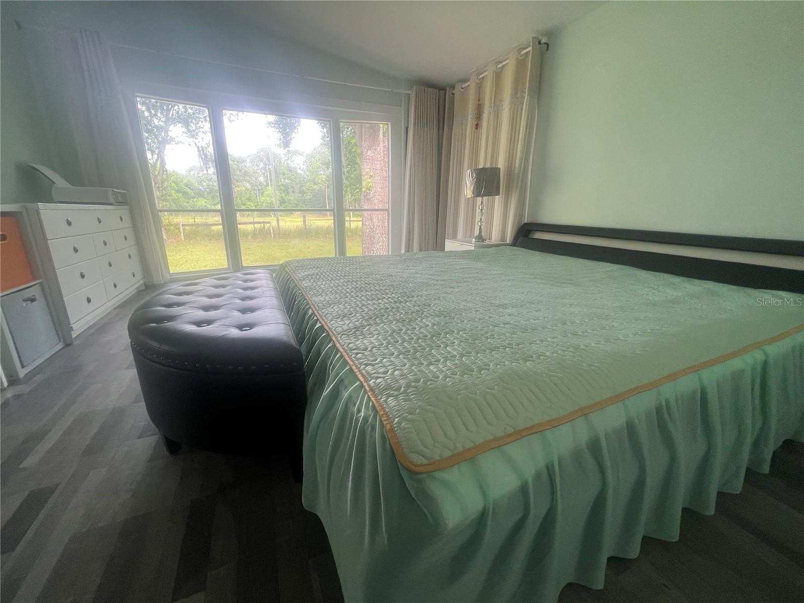 COUNTRY MEADOW - Residential