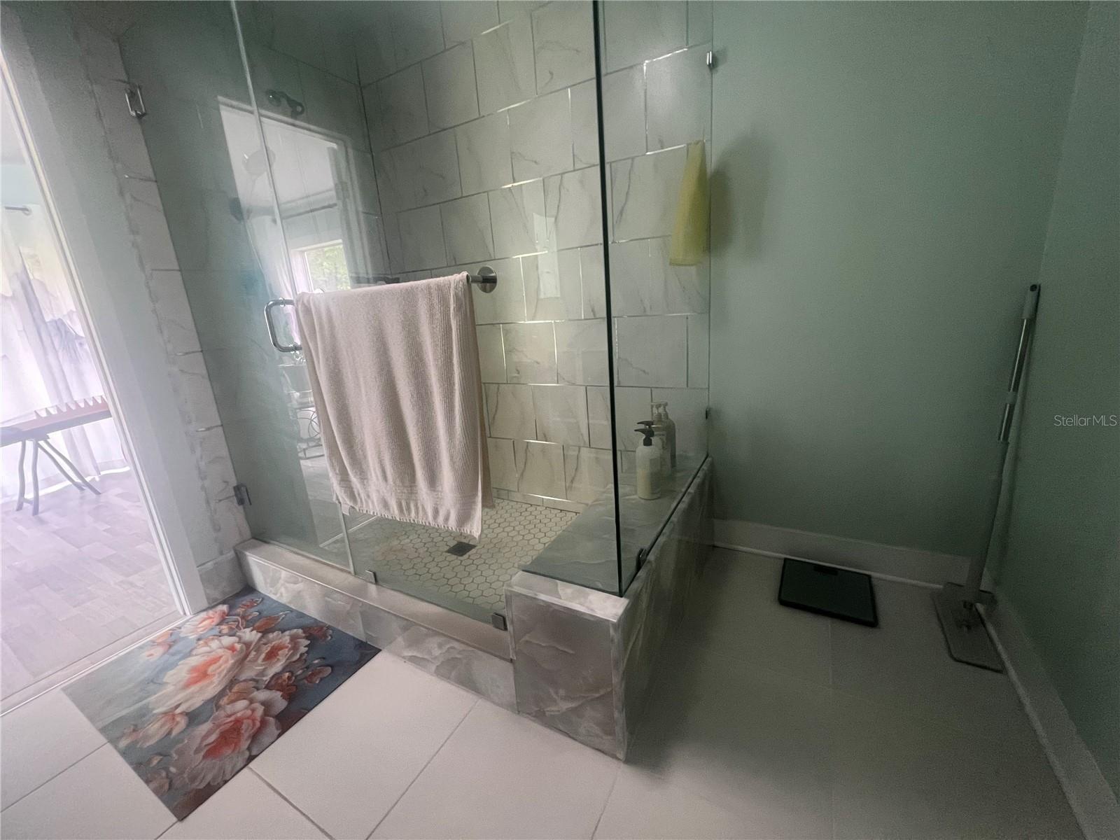 COUNTRY MEADOW - Residential