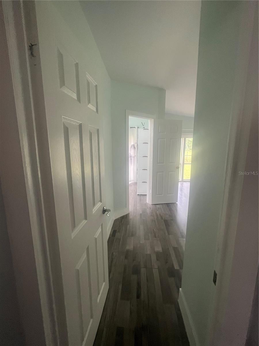 COUNTRY MEADOW - Residential