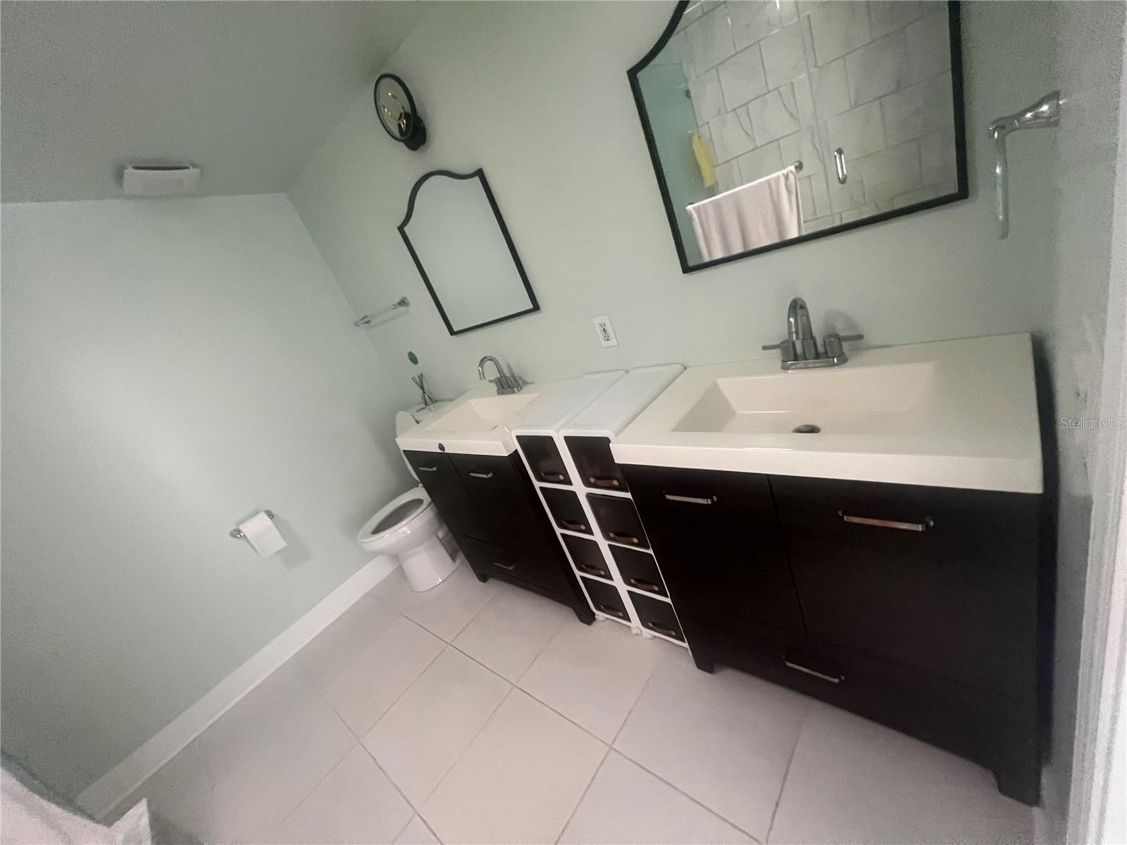 COUNTRY MEADOW - Residential