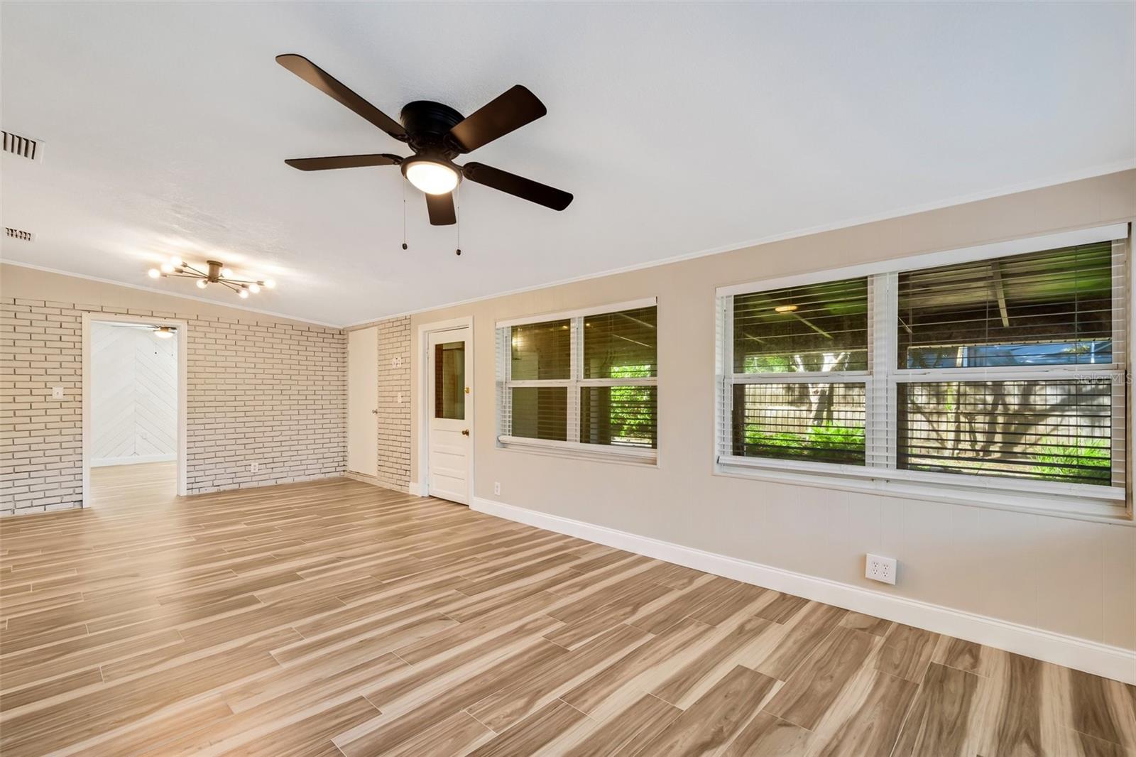 COLLEGE HEIGHTS - Residential Lease