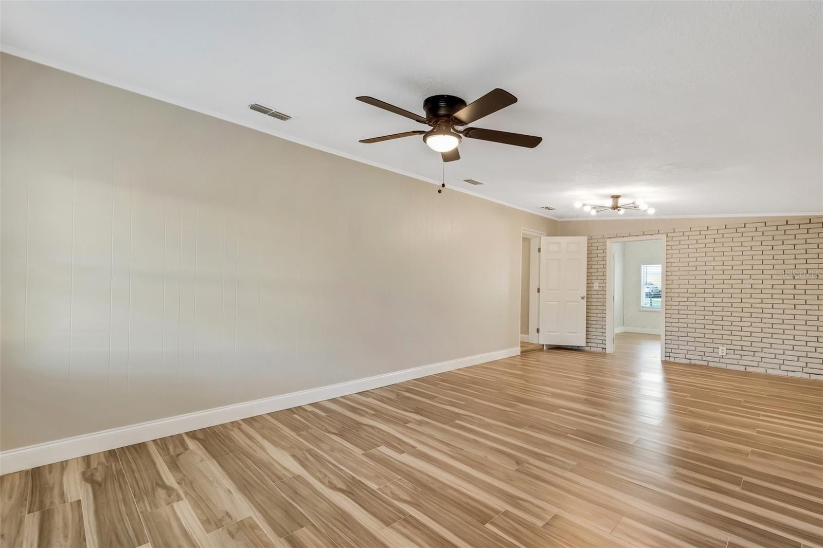 COLLEGE HEIGHTS - Residential Lease