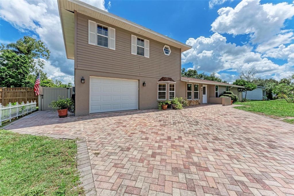 Photo of 5408 Evora Avenue, Sarasota, FL 34235 (MLS # A4668995)