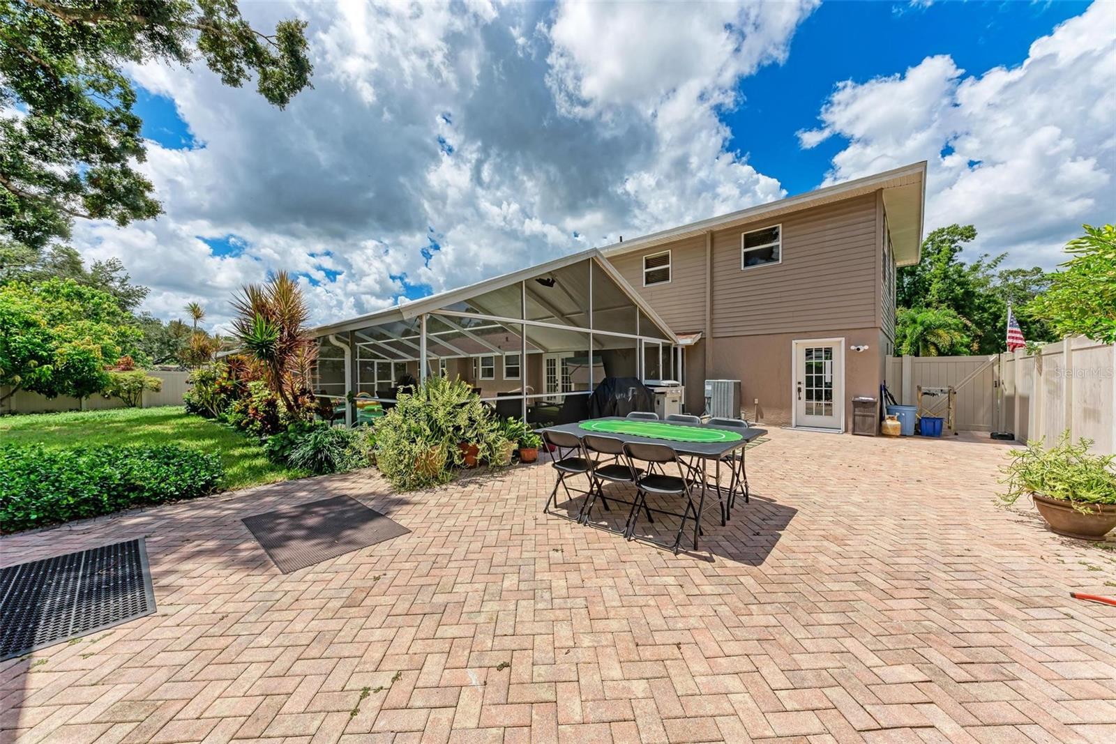 DE SOTO LAKES - Residential