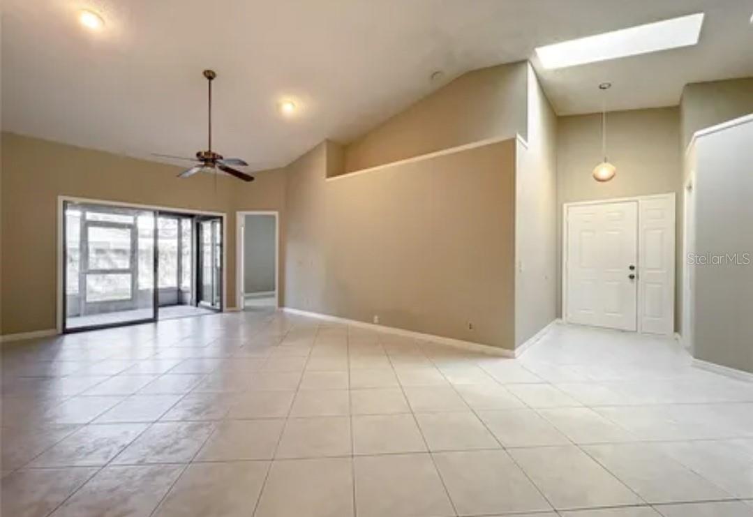 623 RED OAK CIRCLE 121