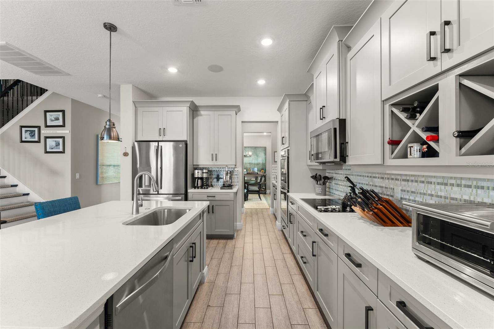 OAKLAND TRAILS - Residential