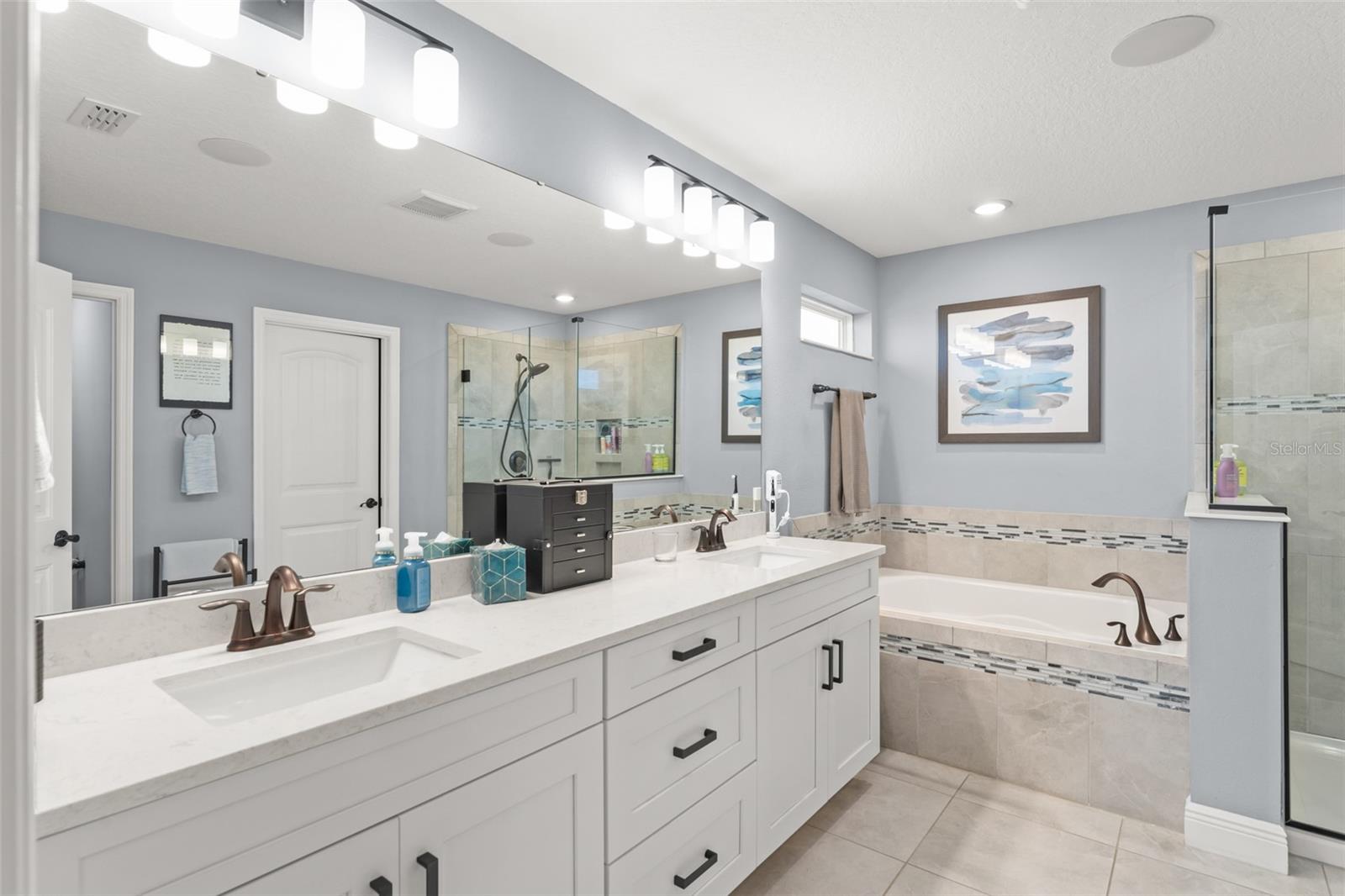 OAKLAND TRAILS - Residential