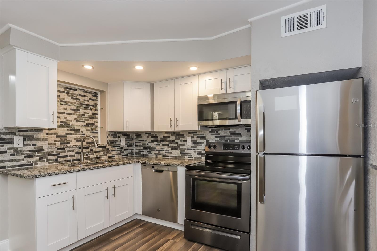 BIG ACRES UNIT G - Residential Lease