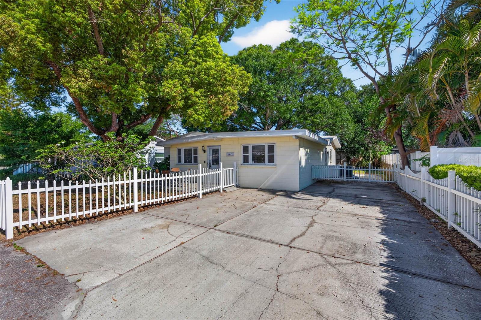 ARLENE MANOR SUB - Residential