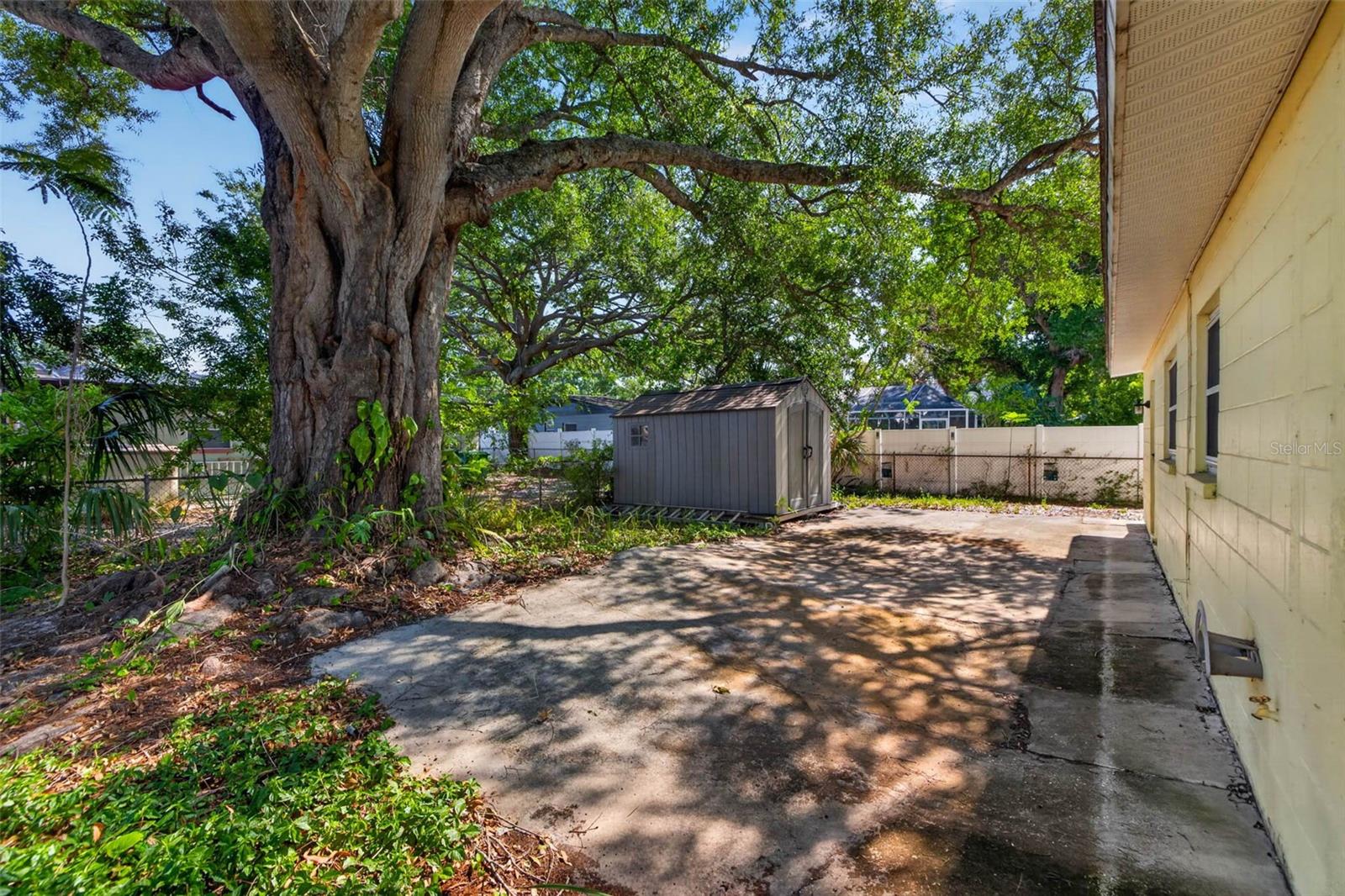 ARLENE MANOR SUB - Residential