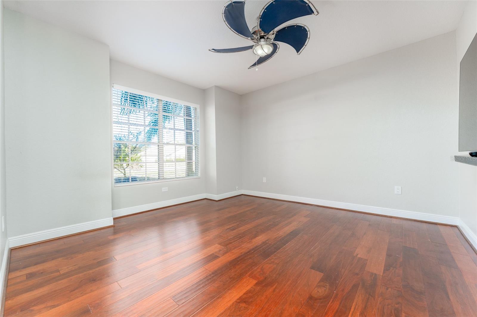 SHADOW RUN UNIT 1 - Residential Lease