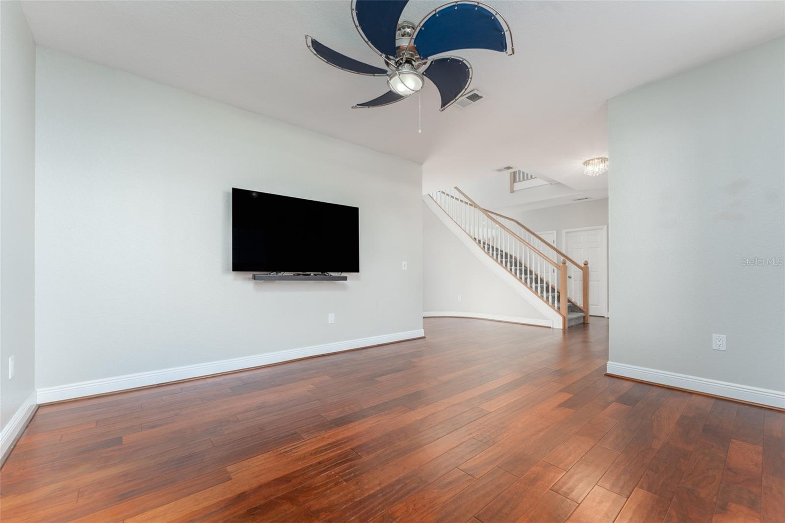 SHADOW RUN UNIT 1 - Residential Lease