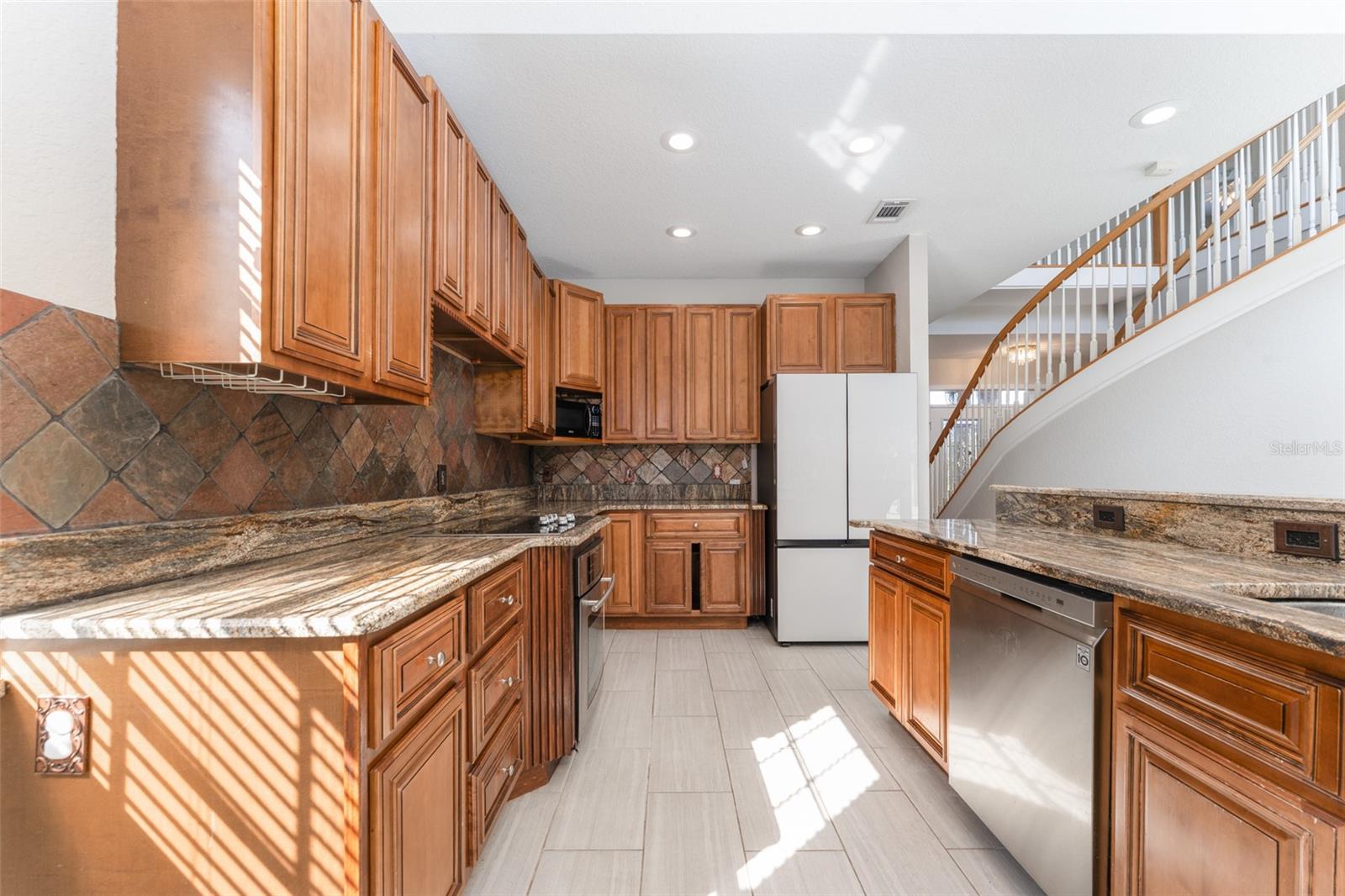 SHADOW RUN UNIT 1 - Residential Lease