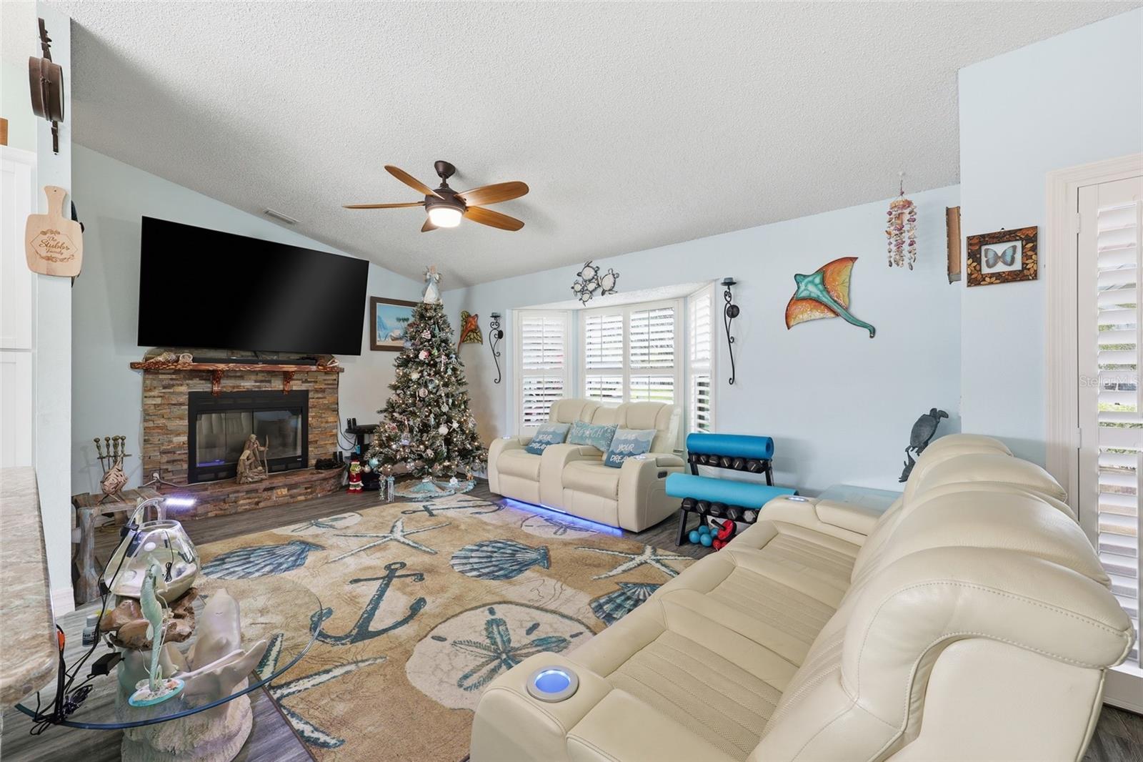 320 SW MAJESTIC TERRACE