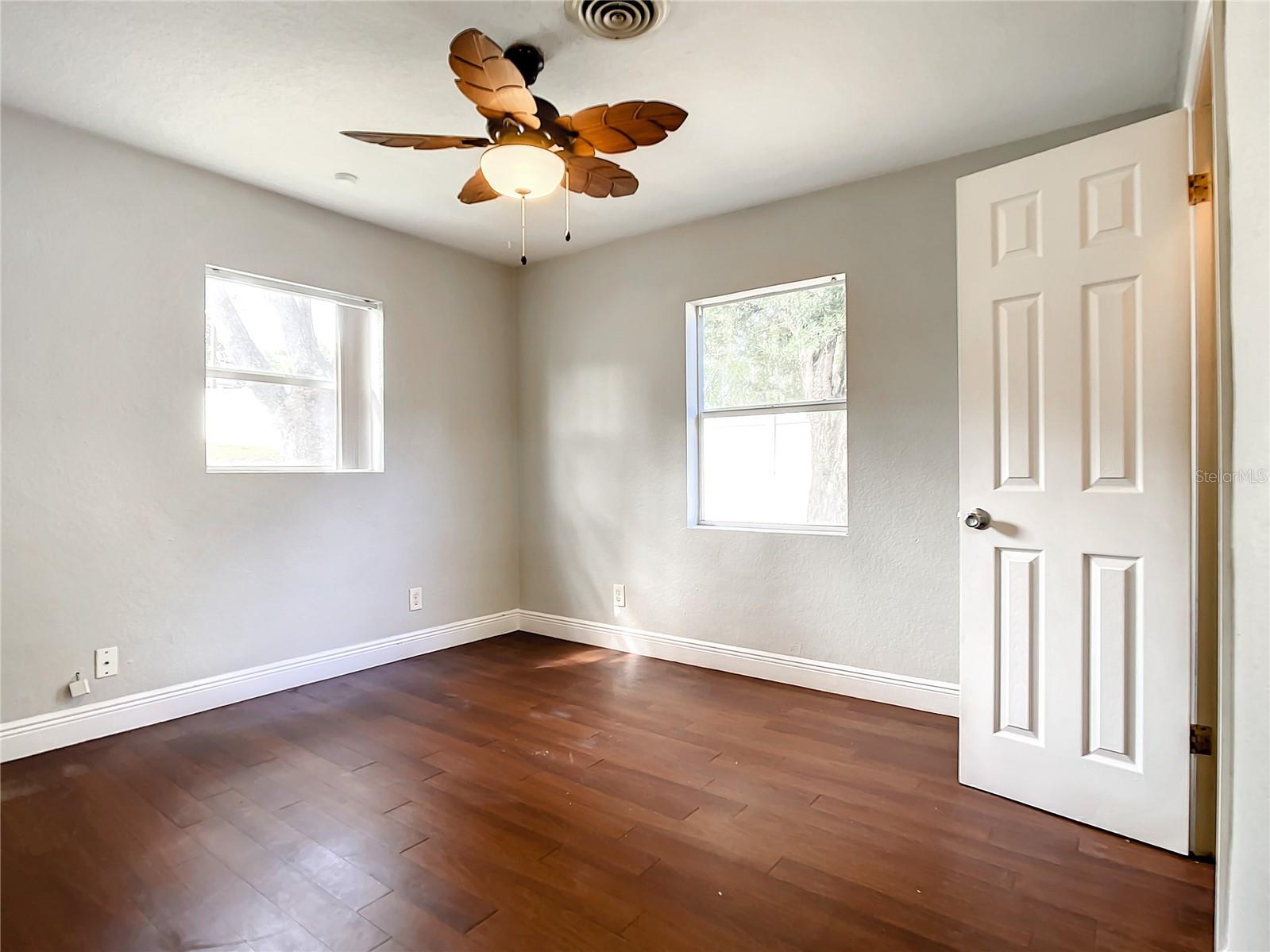 GROVELAND - Residential Lease