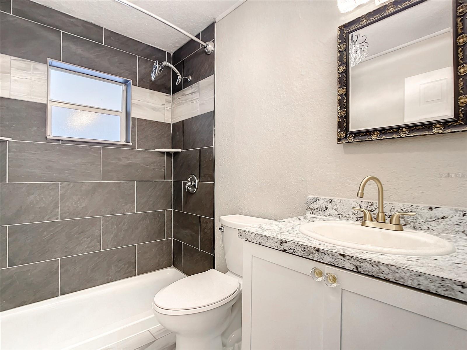 GROVELAND - Residential Lease