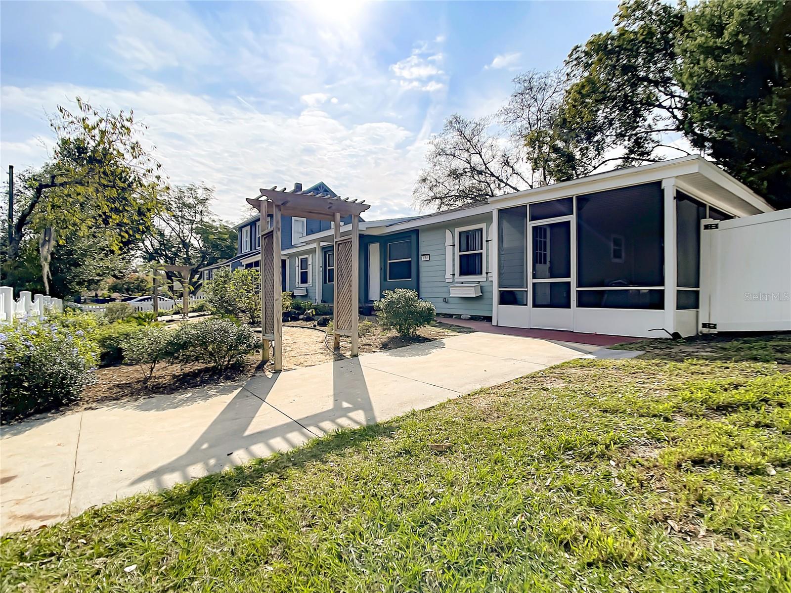 GROVELAND - Residential Lease